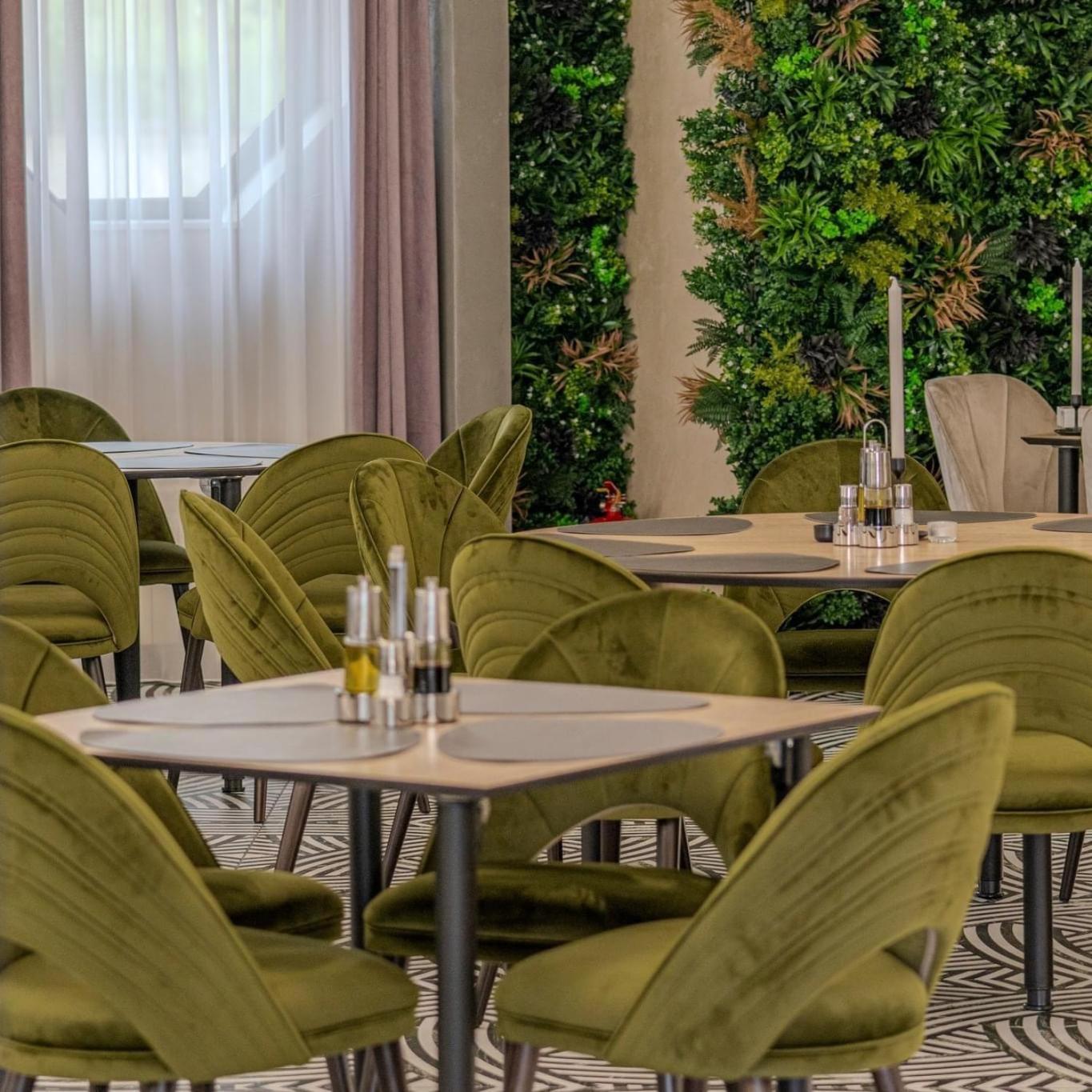 Hotel Emi Mihail Kogălniceanu エクステリア 写真