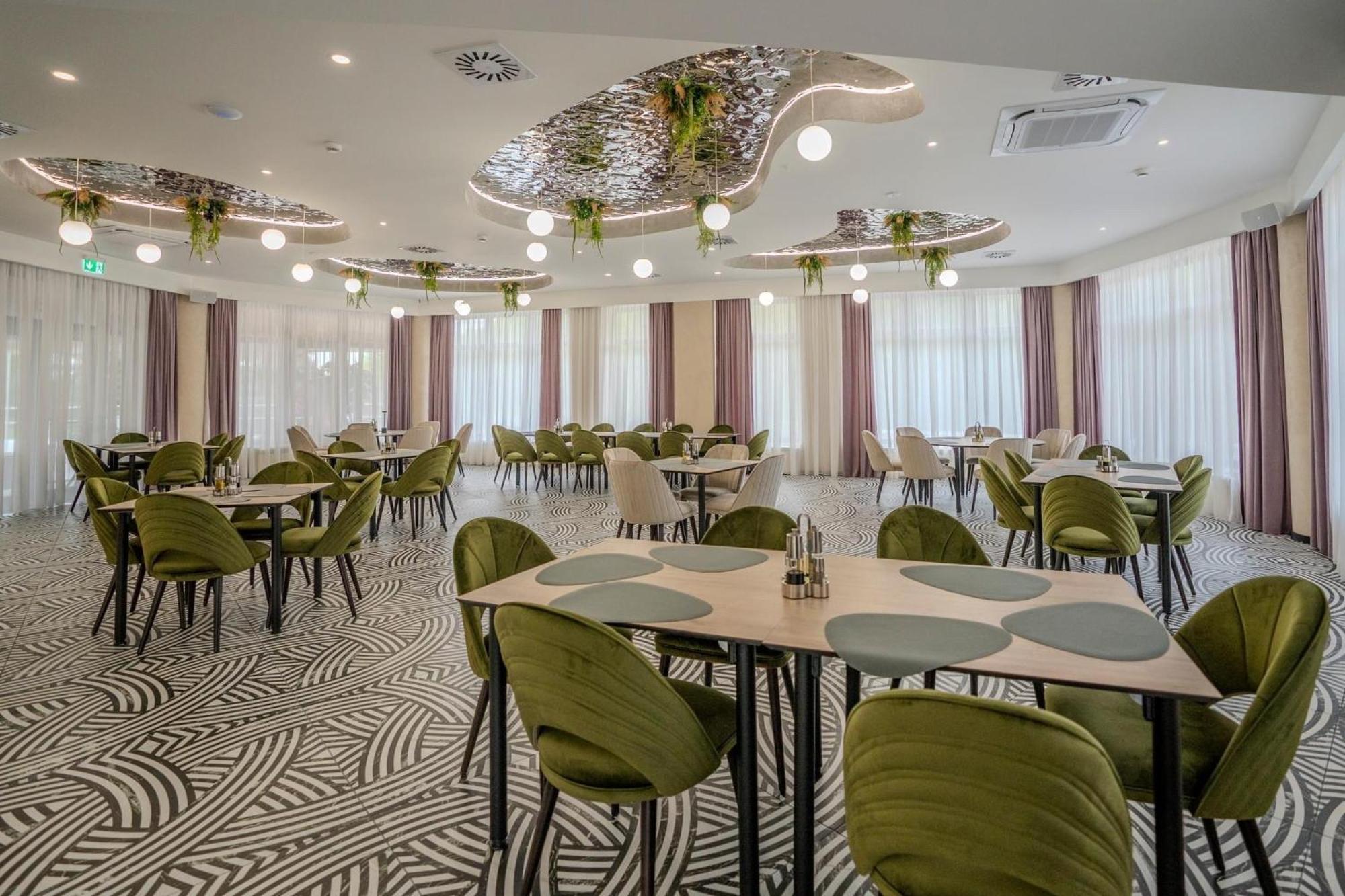 Hotel Emi Mihail Kogălniceanu エクステリア 写真